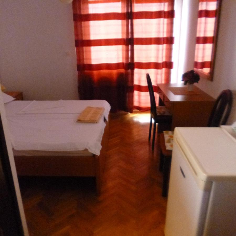 Haus Pehar Hotel Baska Voda Bagian luar foto